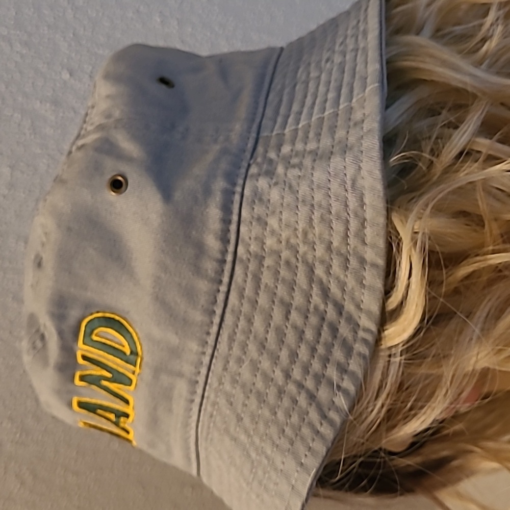 Cool hat Oakland - Picture 3 of 3